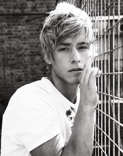 mitch hewer|mitch hewer wikipedia.